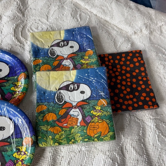 Vintage Snoopy Halloween Plates and Napkins‎ Set Hallmark - Picture 3 of 7